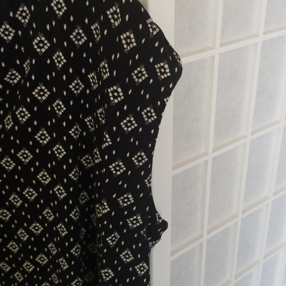 Universal Thread Top - Picture 4 of 7